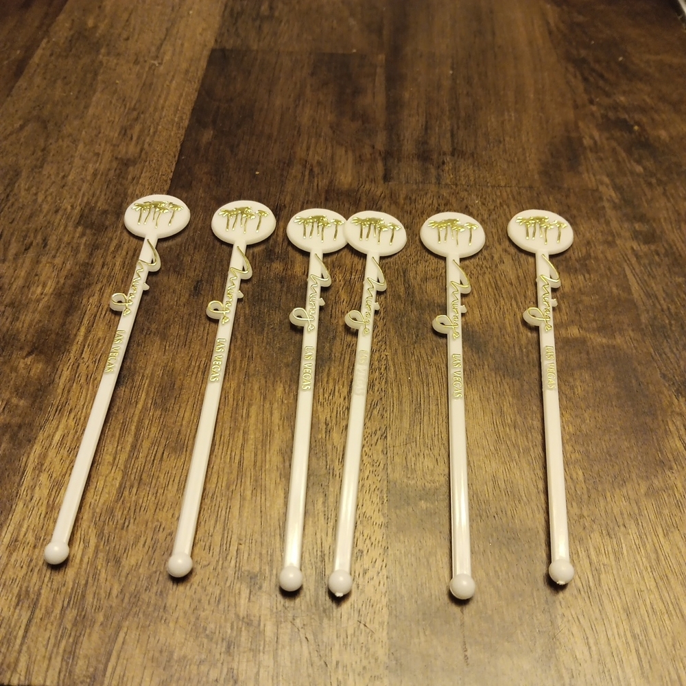 Vintage Mirage LAS Vegas White and Gold Drink Swivel Sticks